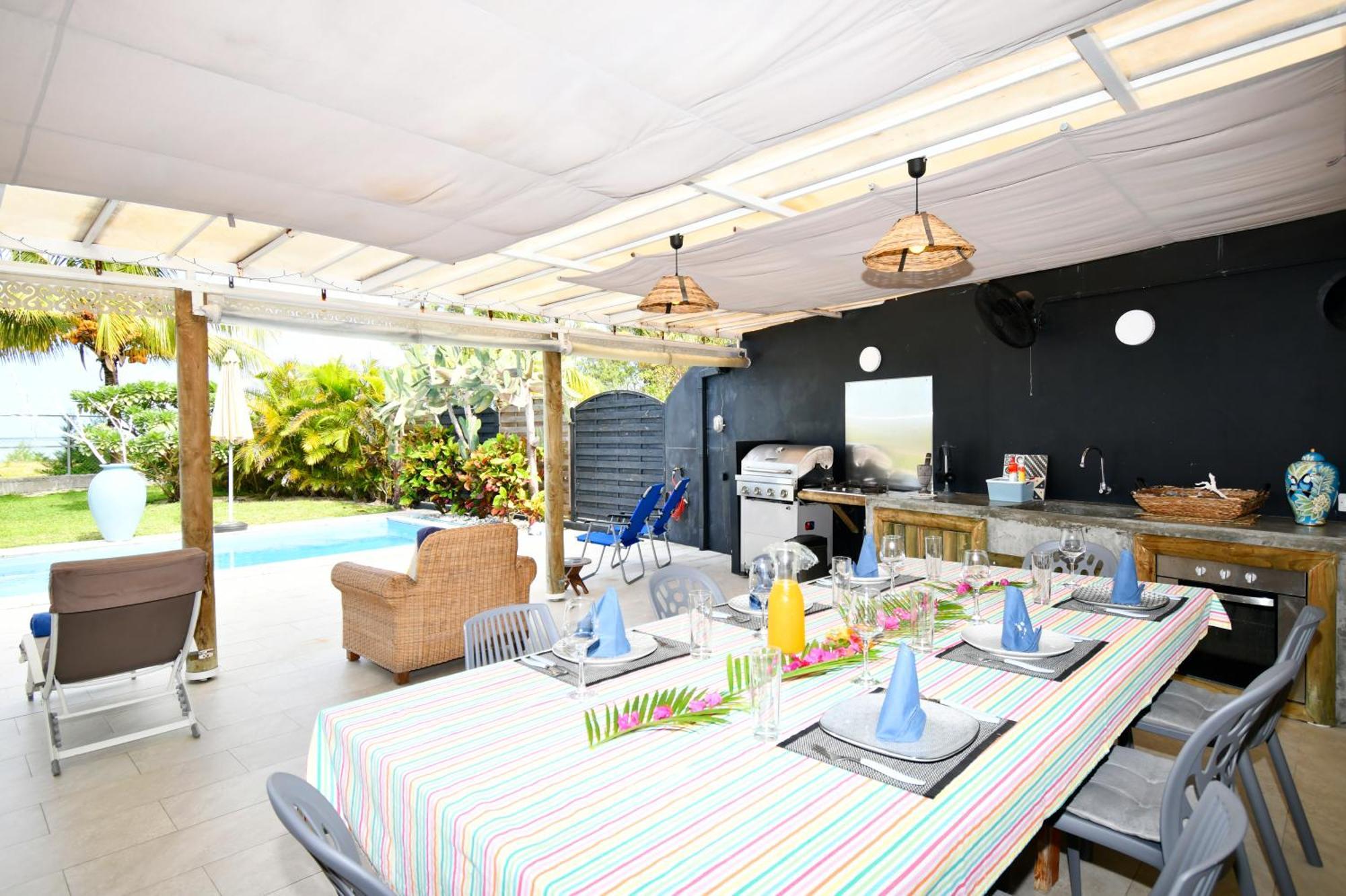 Chalet Kestrel With Pool On The Beach Riambel Exteriör bild