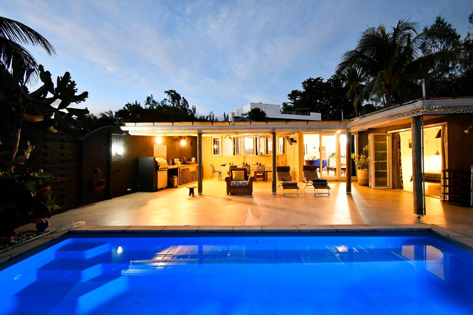 Chalet Kestrel With Pool On The Beach Riambel Exteriör bild